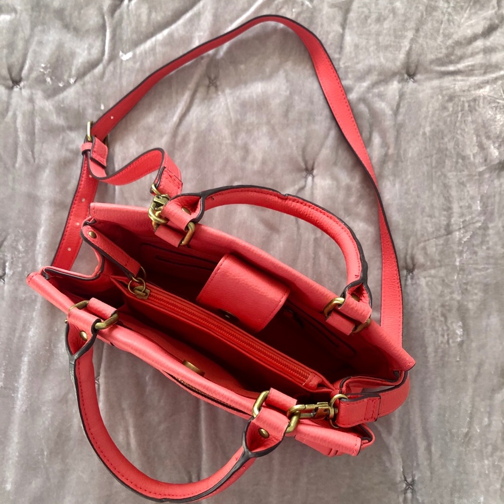 Coral cross body